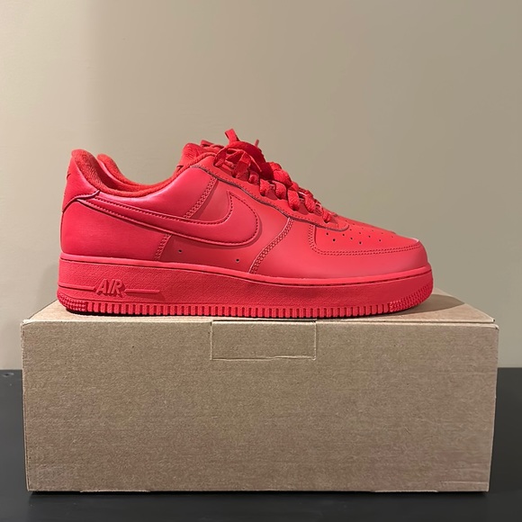 red air force 1 triple red